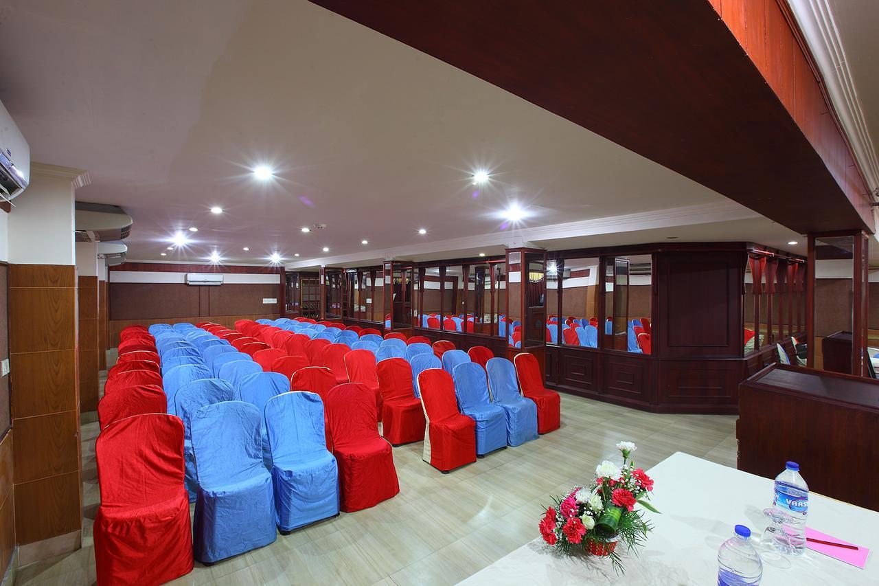 特里彻楼酒店 Thrissur 外观 照片
