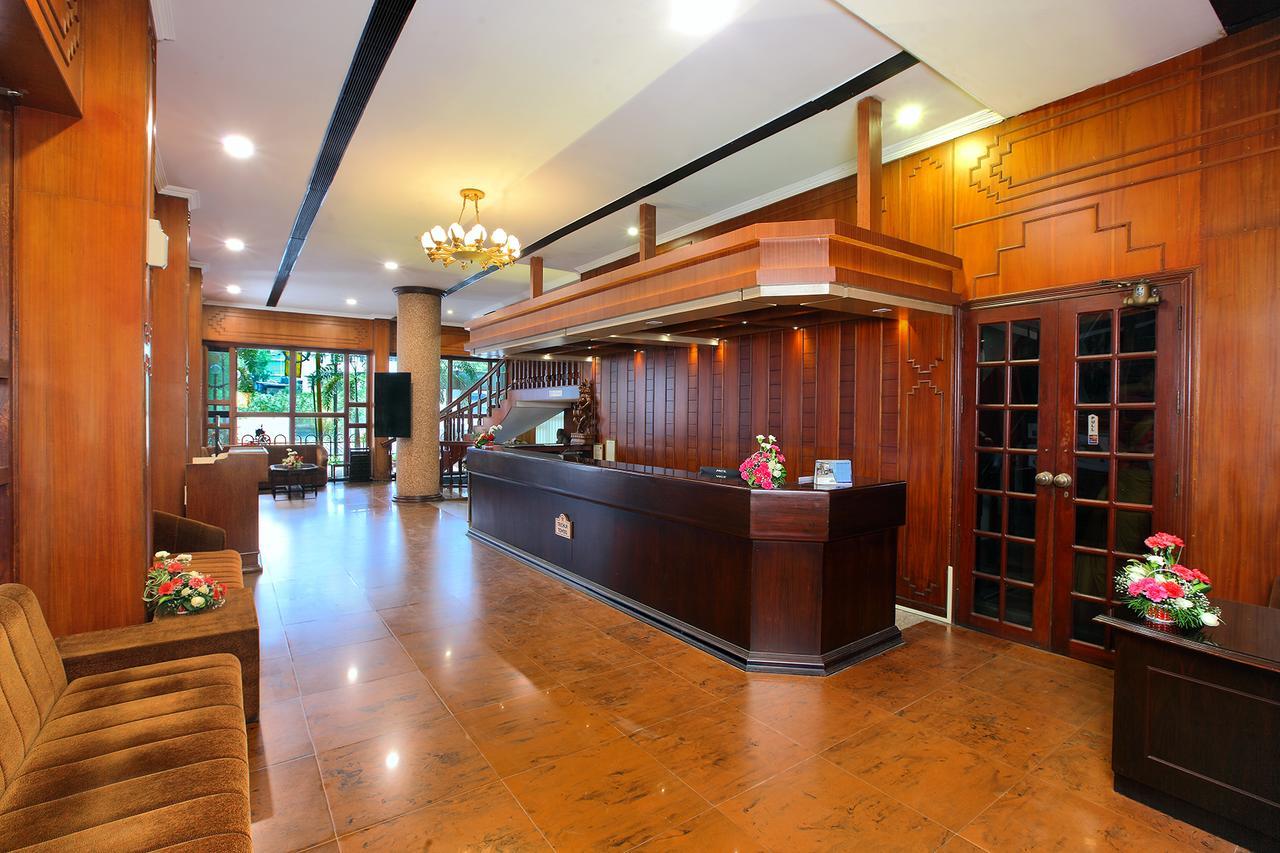 特里彻楼酒店 Thrissur 外观 照片