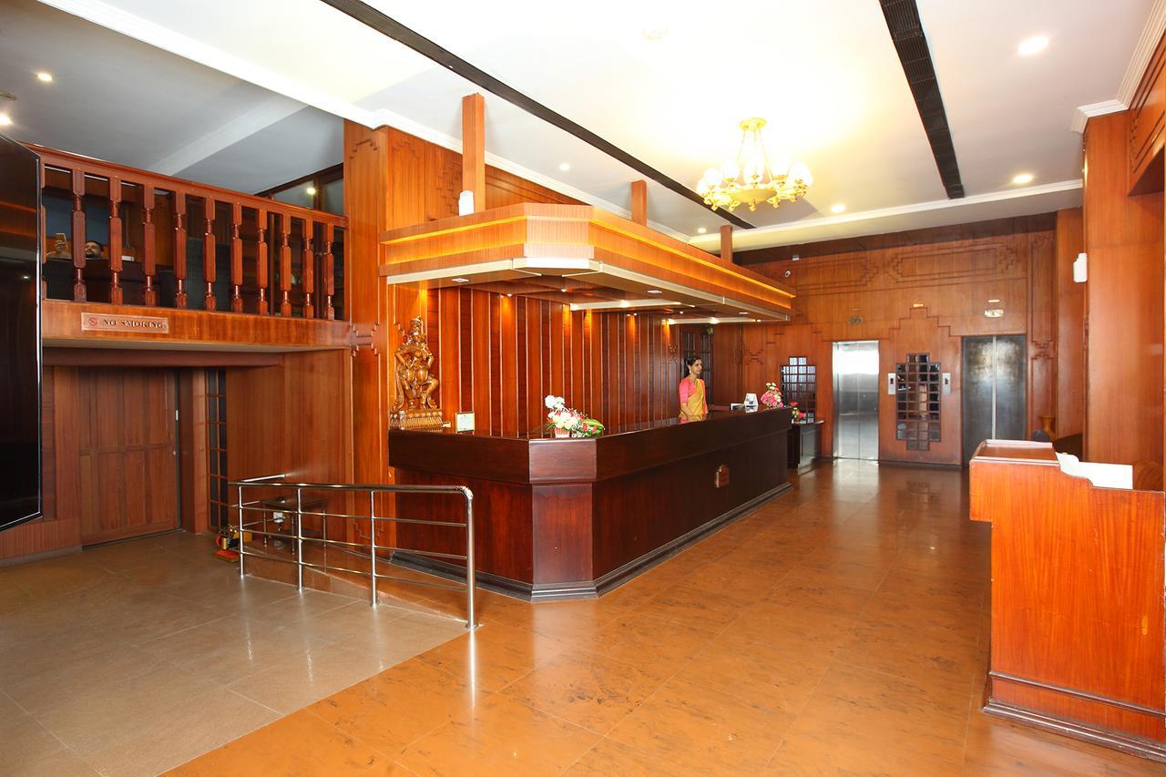 特里彻楼酒店 Thrissur 外观 照片