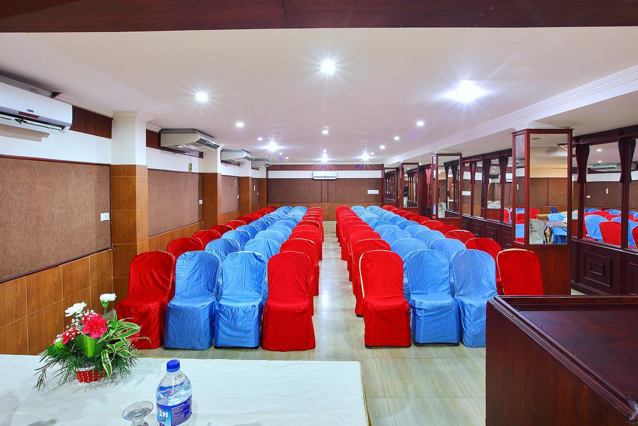 特里彻楼酒店 Thrissur 外观 照片