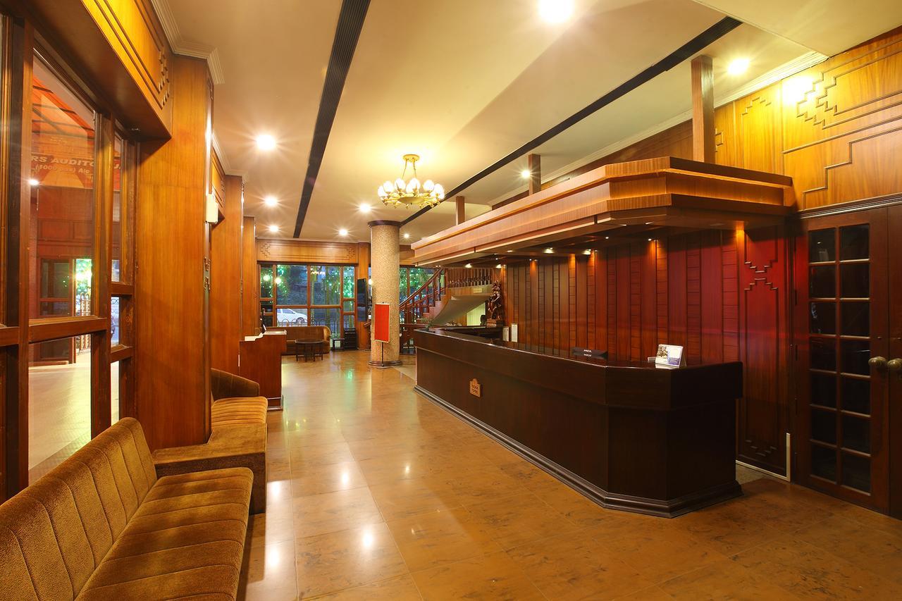 特里彻楼酒店 Thrissur 外观 照片