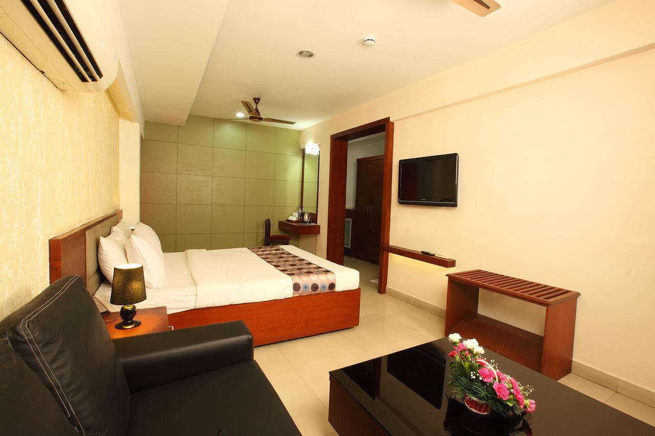 特里彻楼酒店 Thrissur 外观 照片