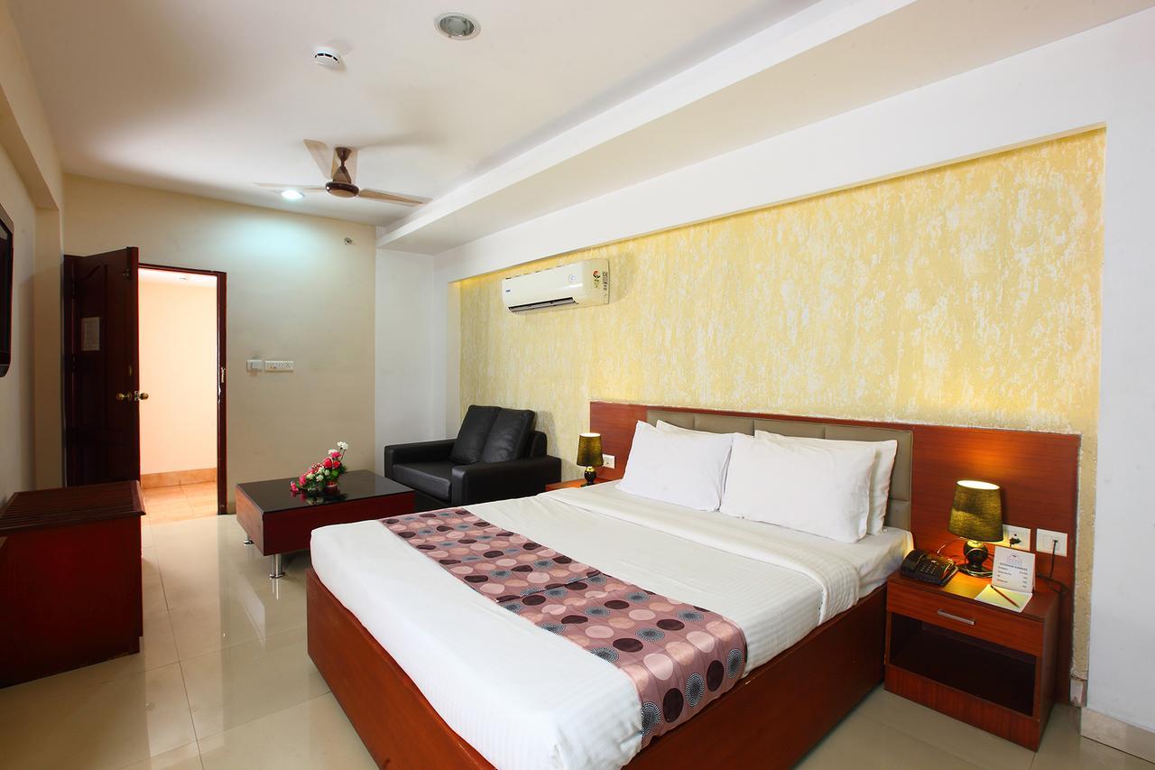 特里彻楼酒店 Thrissur 外观 照片